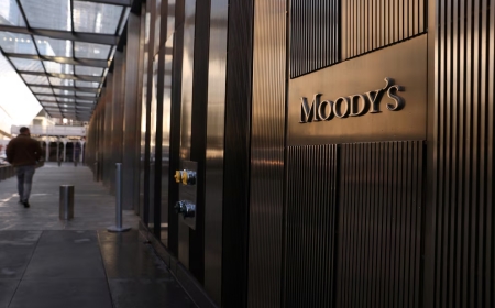 Moody’s mejora la calificación crediticia de Argentina por ajustes económicos del Gobierno