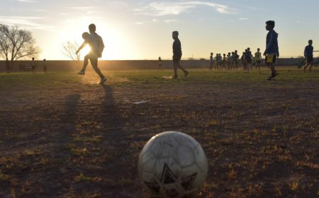 El Gobierno obligará a los clubes de barrio a revalidar su inscripción para seguir accediendo a subsidios en luz y gas.