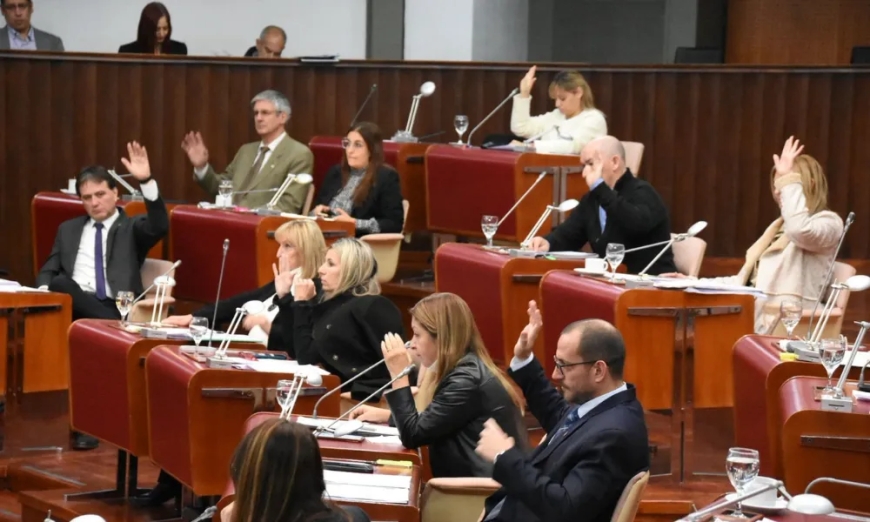 La Legislatura aprobó el Acuerdo Petrolero para sostener la cuenca del Golfo San Jorge y avanzó con una reforma energética
