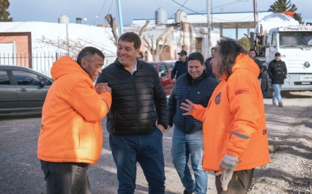 Capital: avanzan los trabajos de cordón cuneta en el barrio Luis Vernet