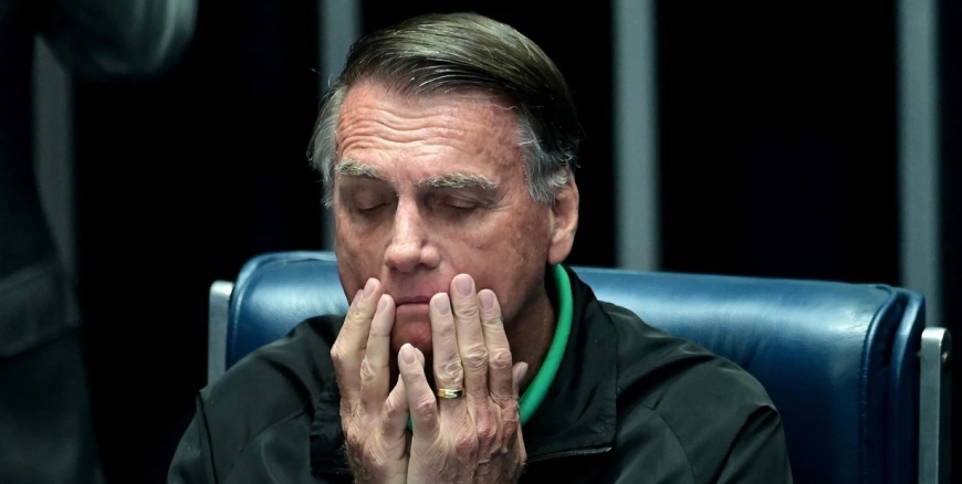 Brasil: Jair Bolsonaro obligado a cumplir prisión domiciliaria con tobillera