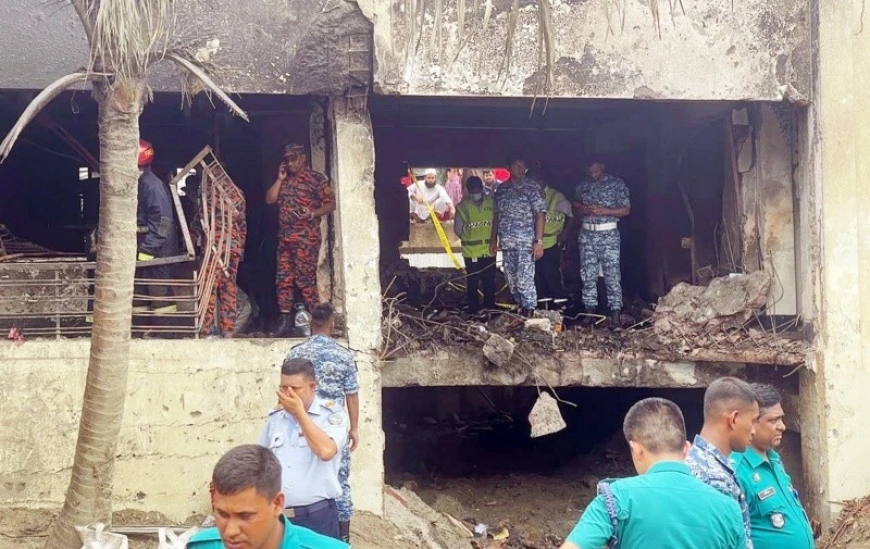 Tragedia en Bangladesh: un avión militar se estrelló contra una escuela y dejó 27 muertos