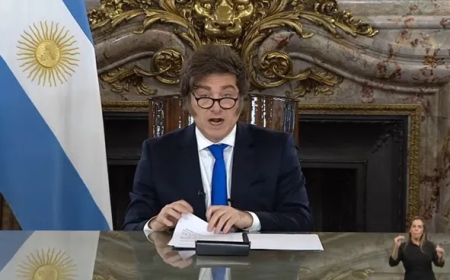 Milei anunció dos medidas para blindar el equilibrio fiscal y penalizar el déficit