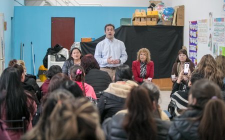 Desempleo, pobreza y salarios destruidos: el duro diagnóstico de Luque junto a mujeres en Comodoro