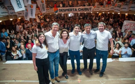Ana Clara Romero cerró su campaña en Trelew junto a Ignacio Torres
