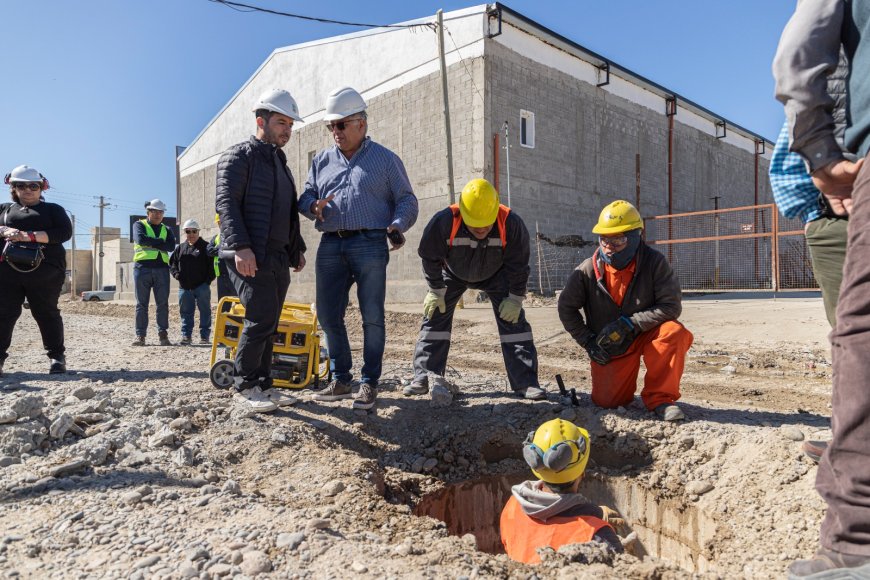 Inició la obra del colector cloacal Concejal Ávila que beneficiará a más de 1400 familias