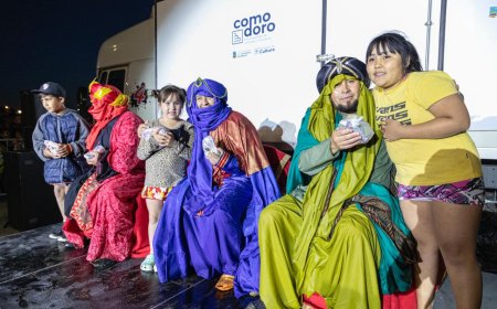 Comodoro celebra la tradicional llegada de los Reyes Magos en la Costanera