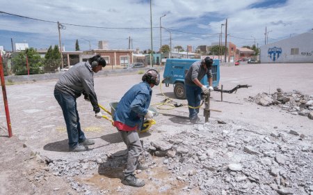 RAWSON: Avanza la reparación del playón deportivo del Área 12
