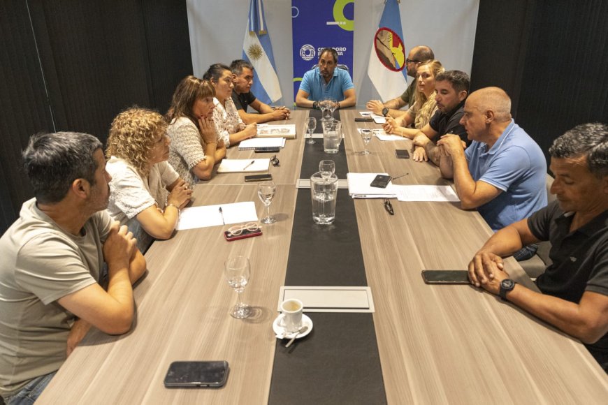 Funcionarios y concejales analizaron las acciones tras el derrumbe del cerro Hermitte