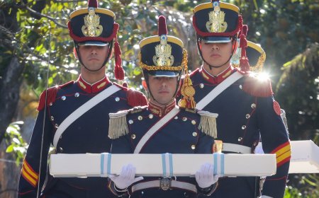 Cinco mil personas se acercaron al MHN para ver por última vez el sable corvo de San Martín