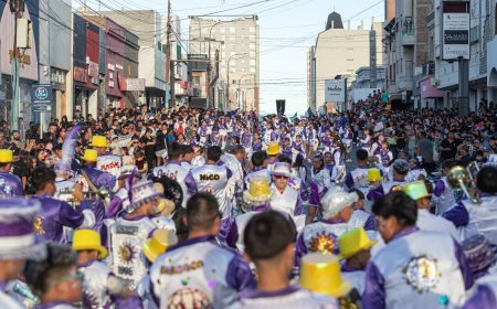 La ciudad consolidó sus tradicionales carnavales con una masiva convocatoria