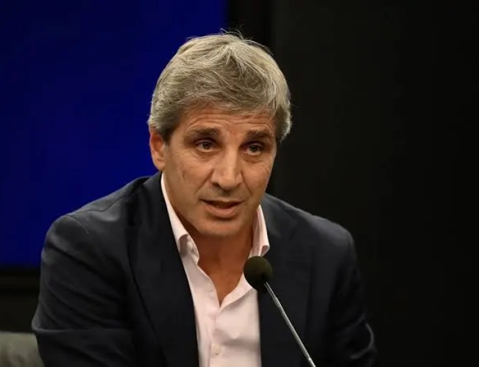 Caputo pide dólares del colchón al círculo rojo mendocino: “El que más pierde es el país”