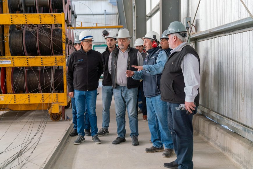 Othar recorrió Petroquímica y se interiorizó acerca de un proyecto de viviendas de construcción rápida